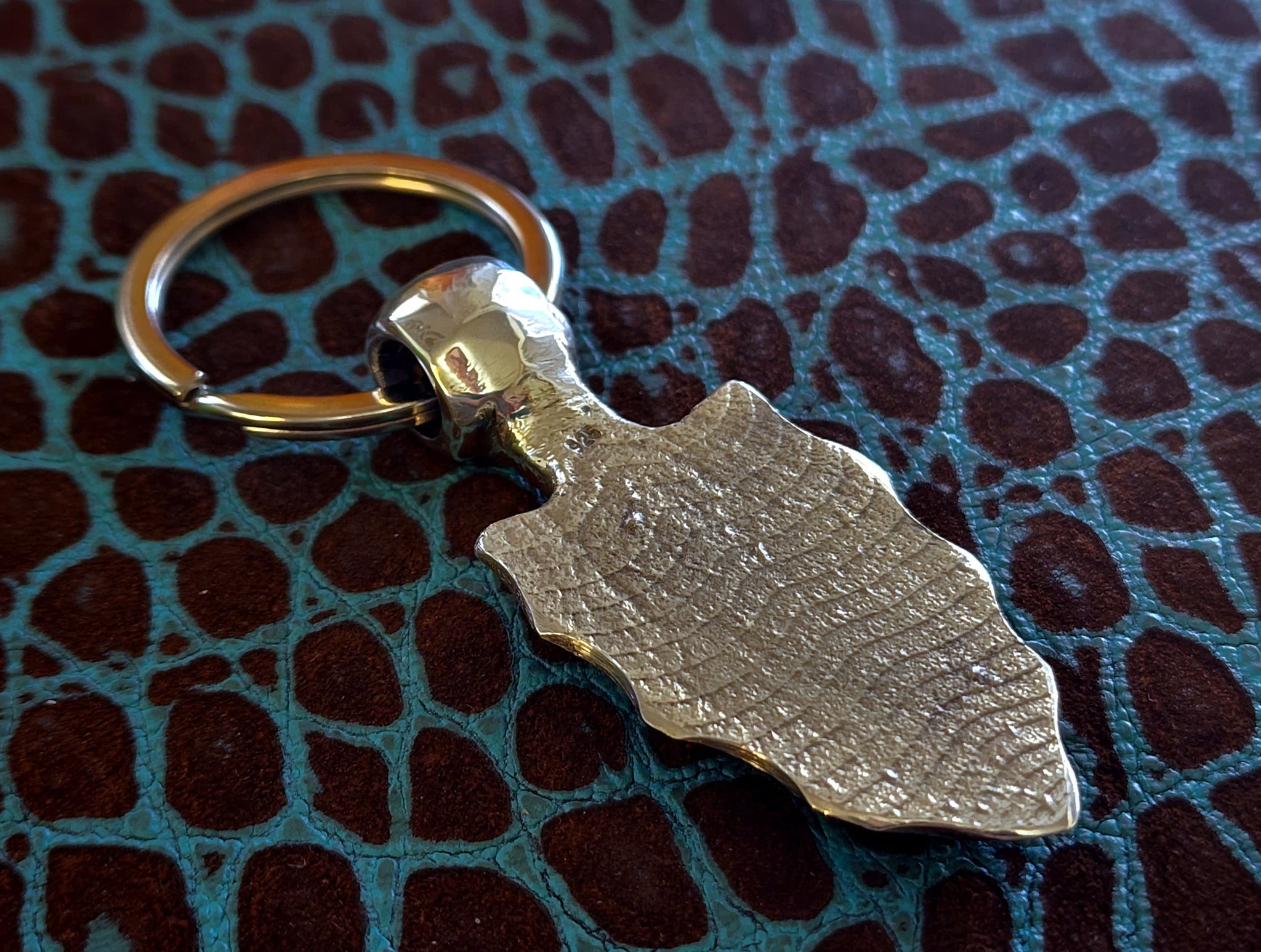 Custom 'Arrowhead' Hand-carved Hand-poured Cuttlefish Cast Pendant Keychain
